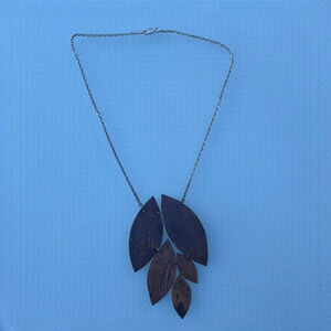 925 Fna Italy stamp is higher end silver jewelry necklace with cork leaves